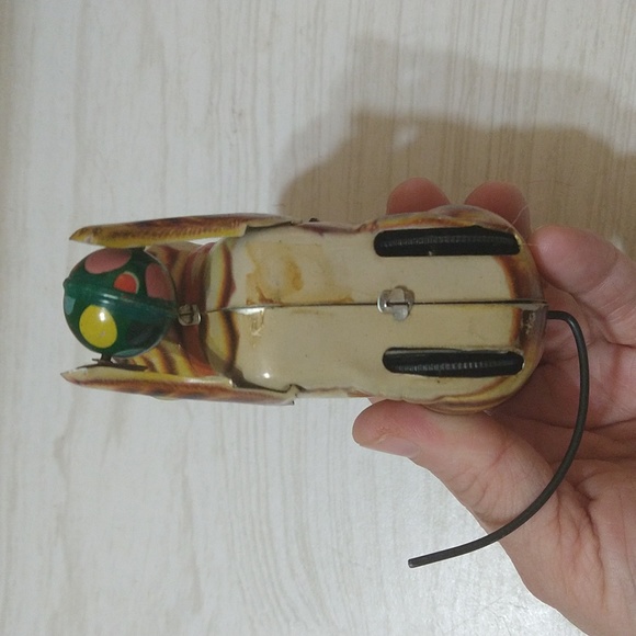 Vintage Da Guenmao Windup Tin Toy Cat with Yarn - Picture 3 of 4